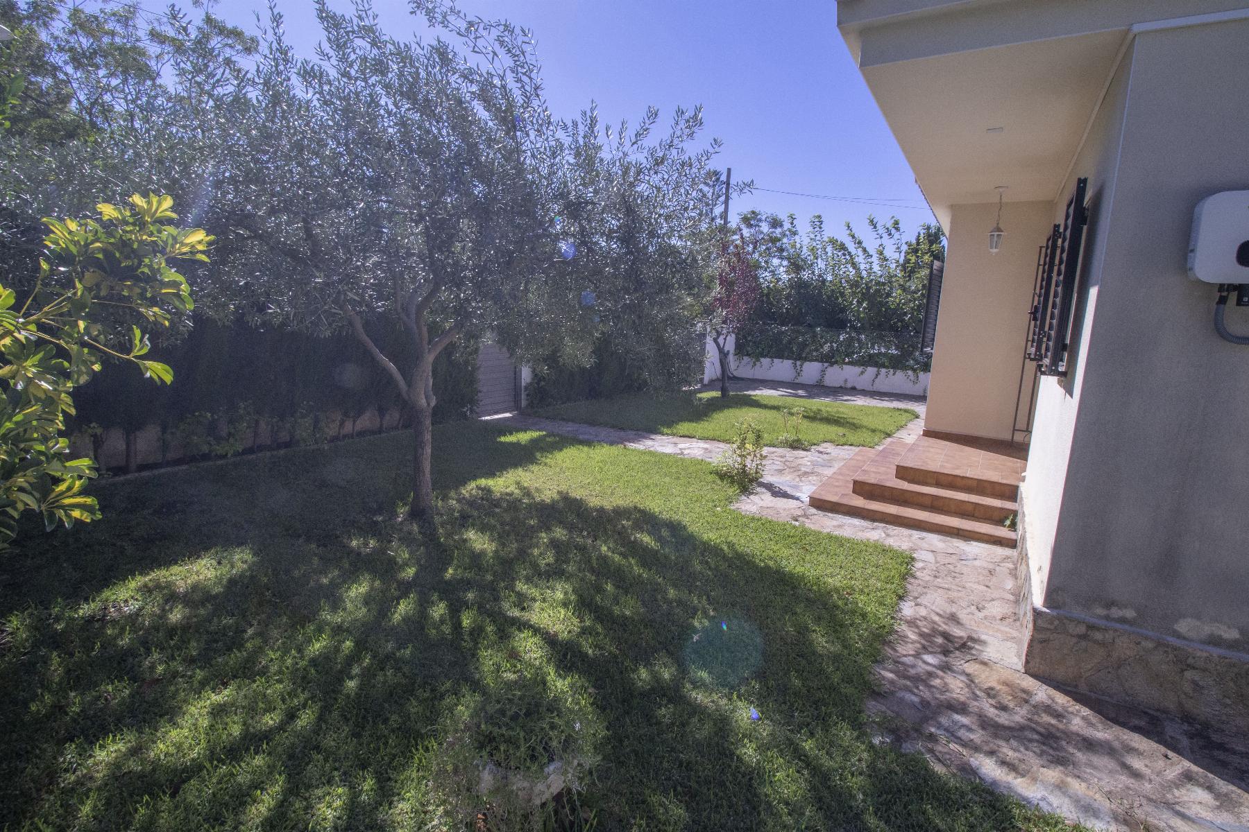 For sale of house in Coma - Ruga