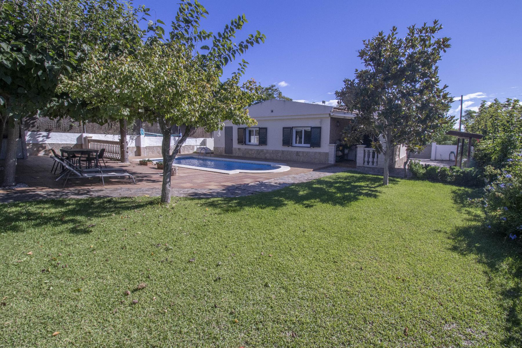 For sale of house in Coma - Ruga