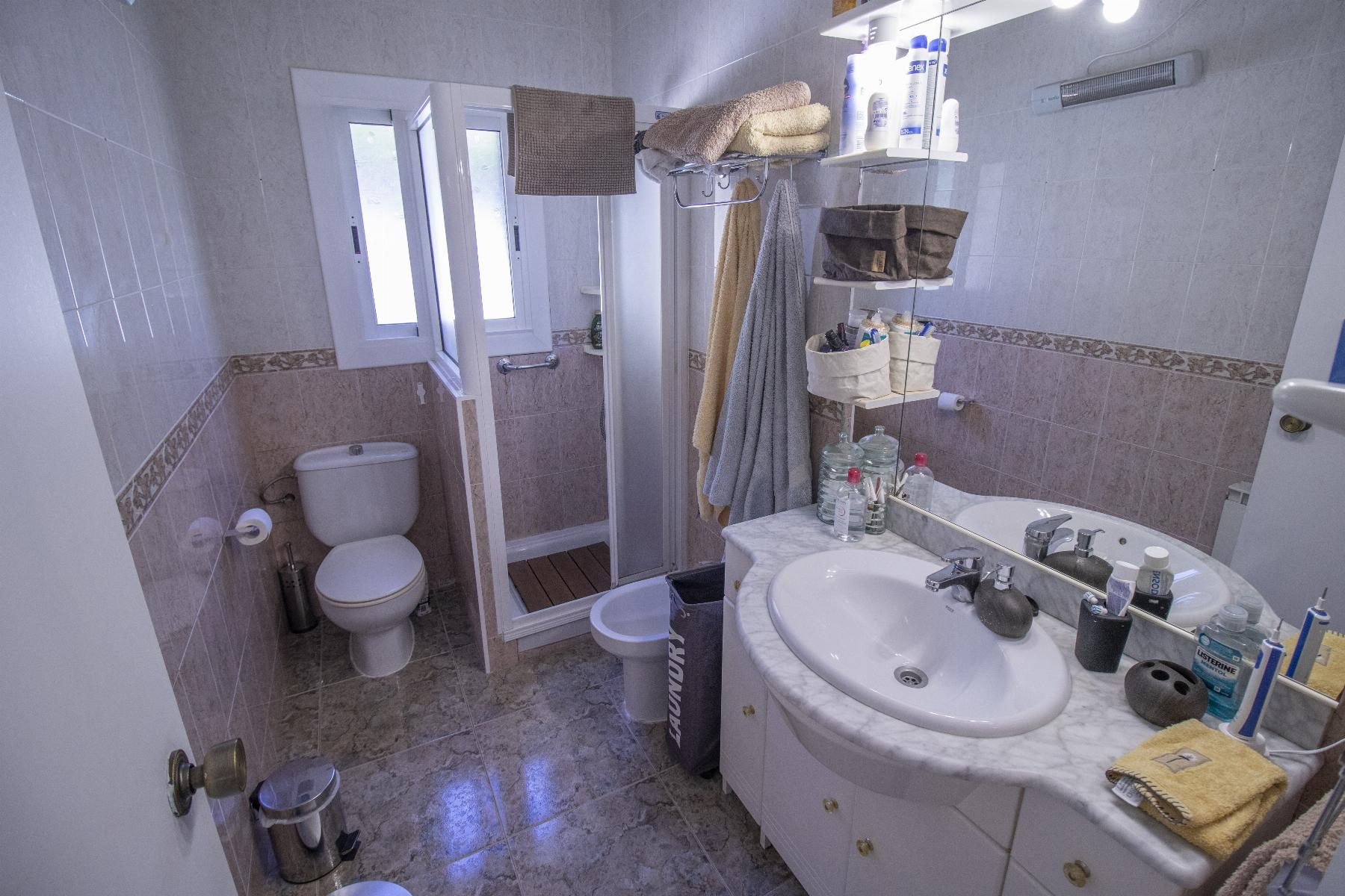 For sale of house in Coma - Ruga