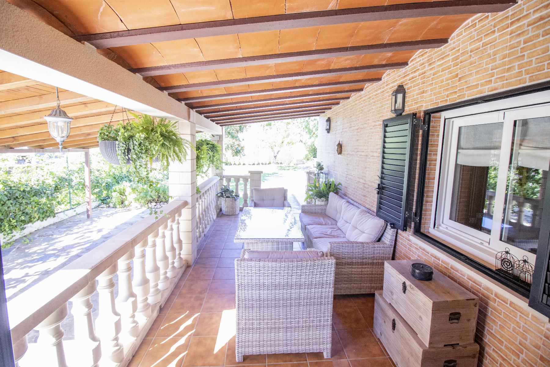 For sale of house in Coma - Ruga