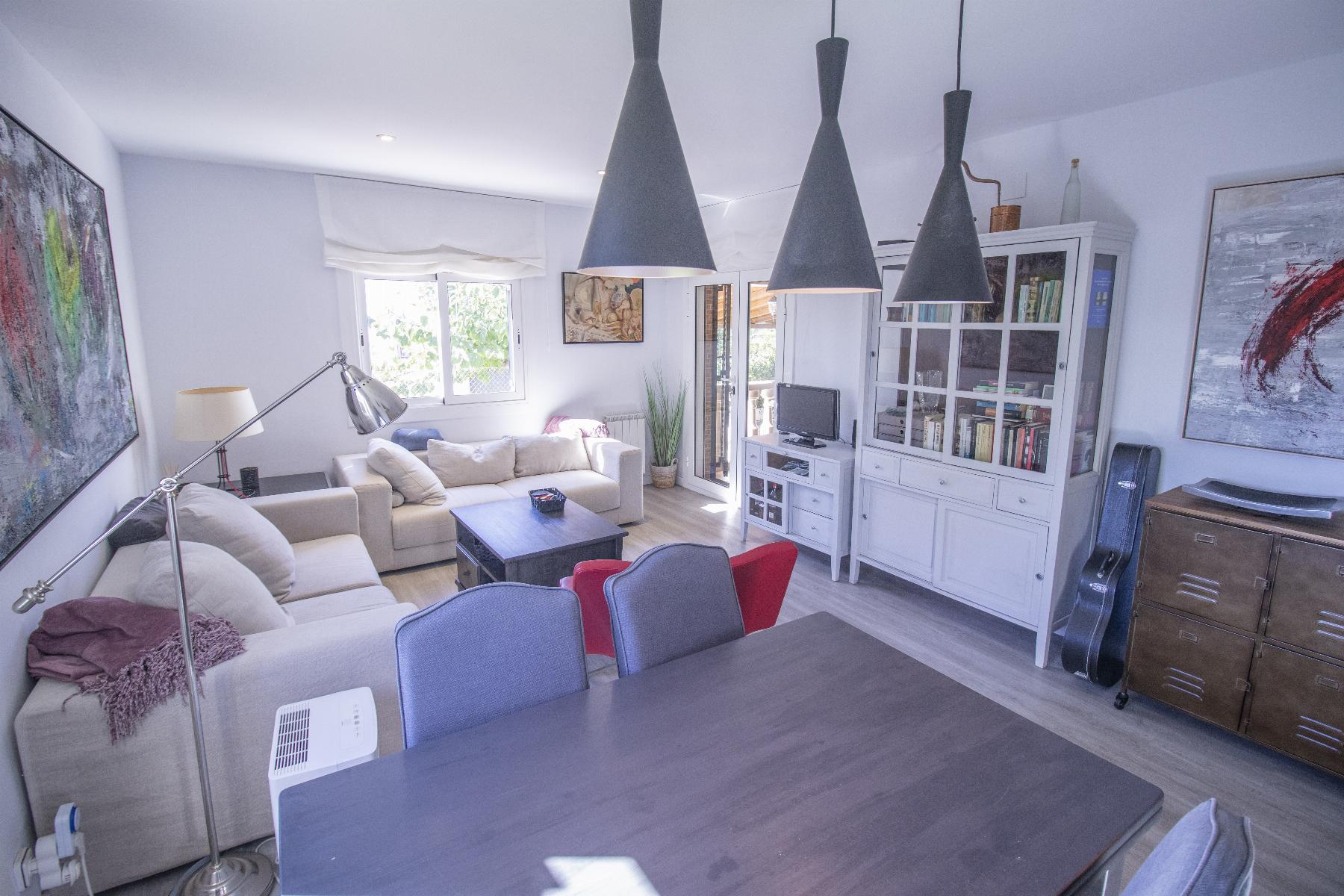 For sale of house in Coma - Ruga
