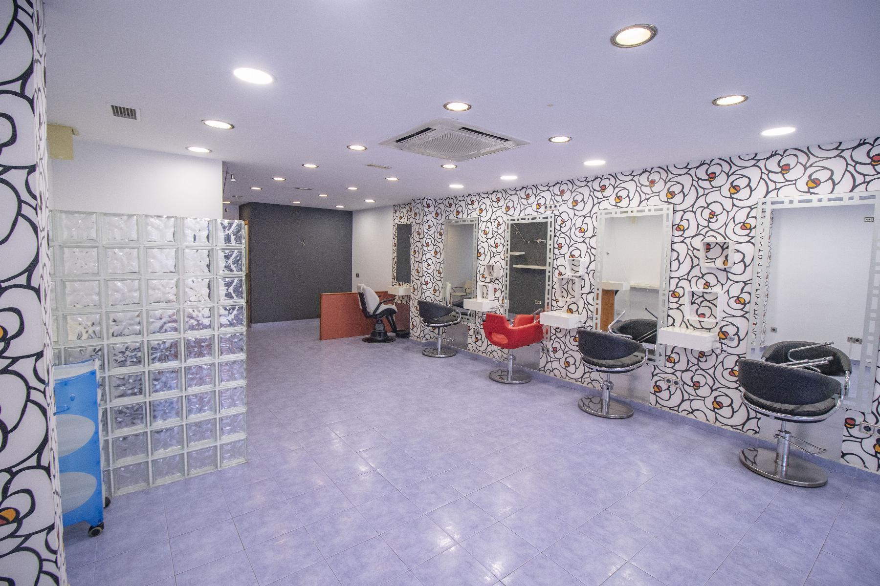 For sale of commercial in Coma - Ruga
