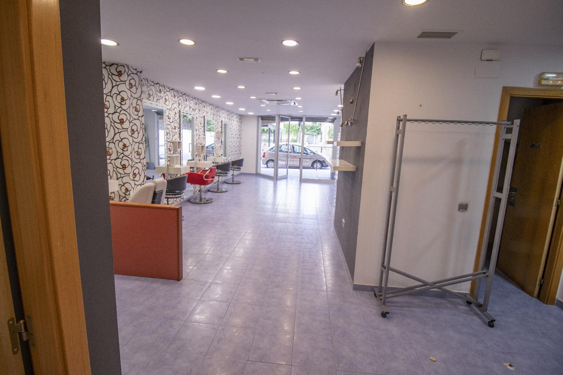 For sale of commercial in Coma - Ruga