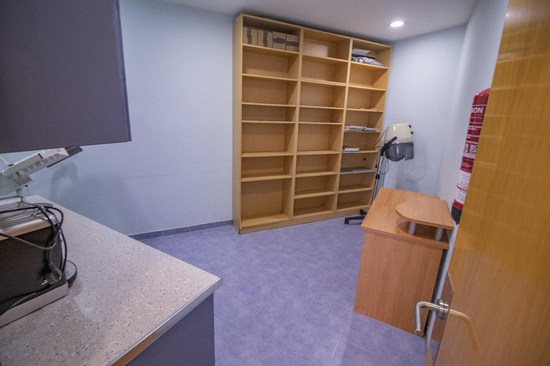 For sale of commercial in Coma - Ruga