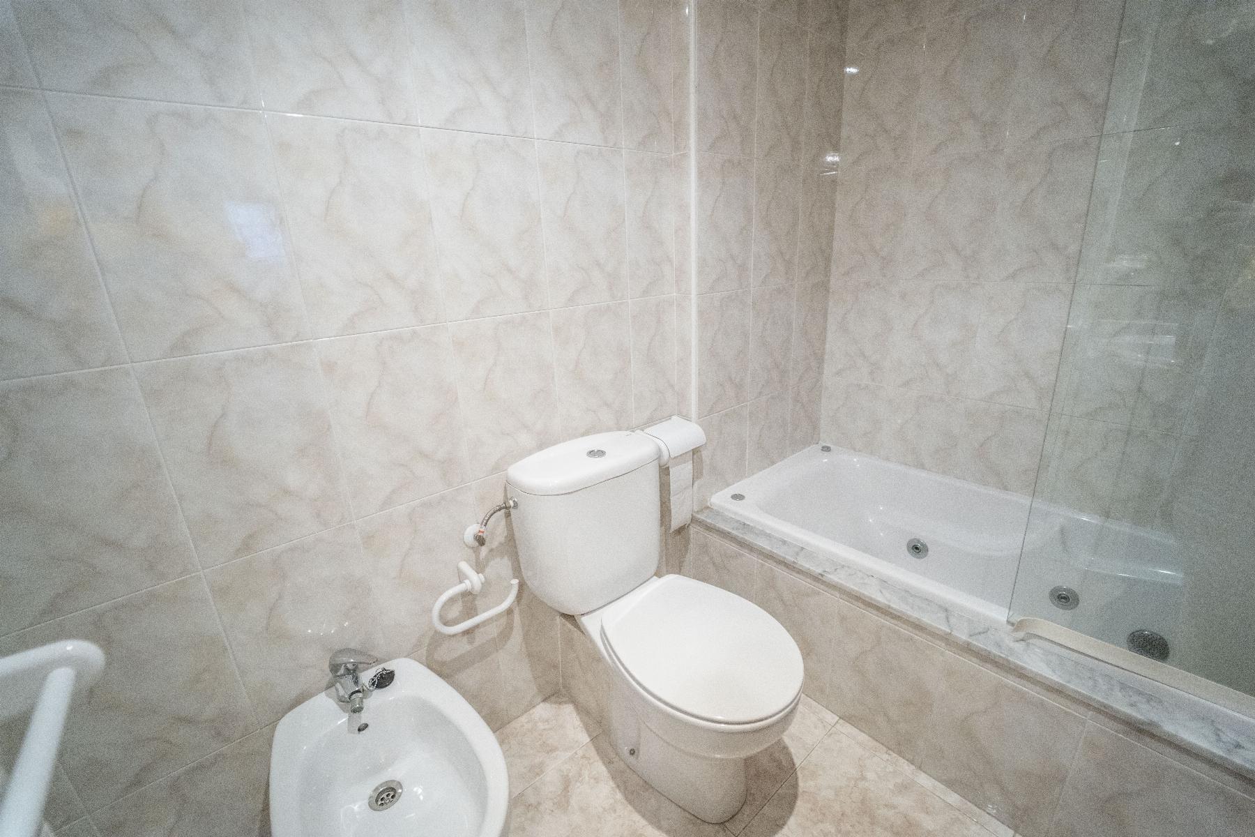 For sale of ground floor in Coma - Ruga