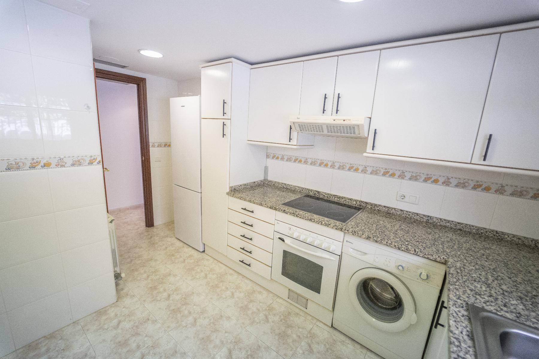 For sale of ground floor in Coma - Ruga