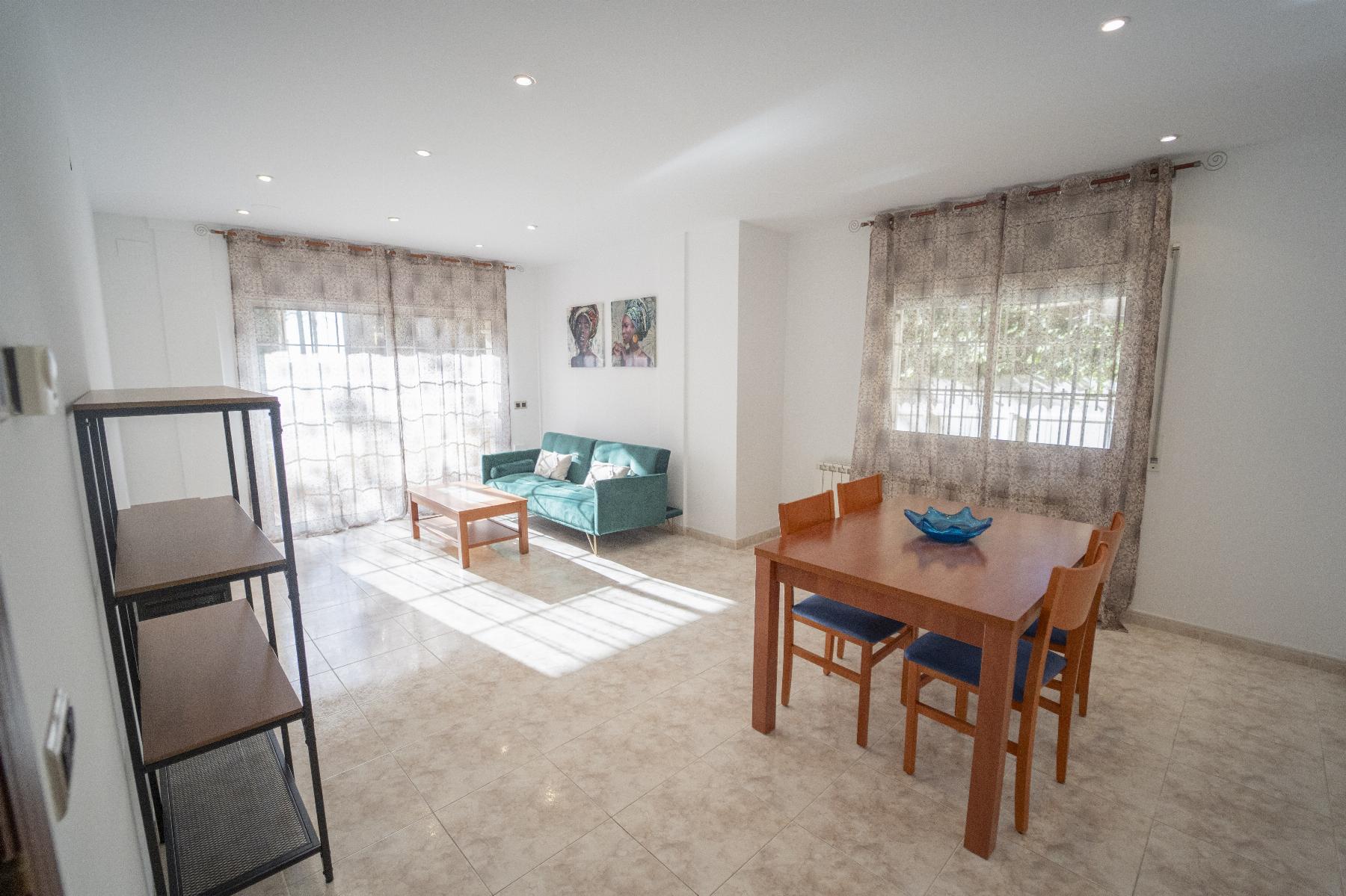 For sale of ground floor in Coma - Ruga