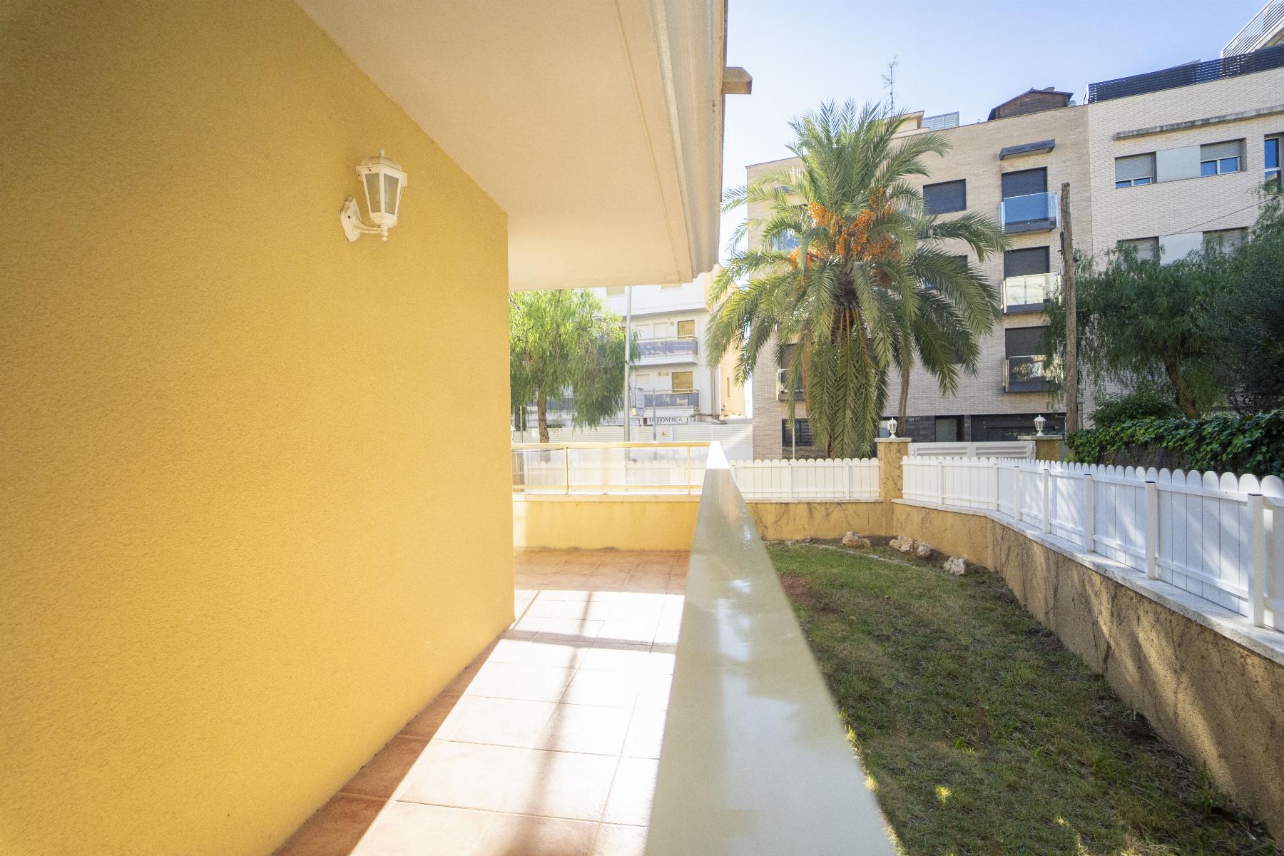 For sale of ground floor in Coma - Ruga