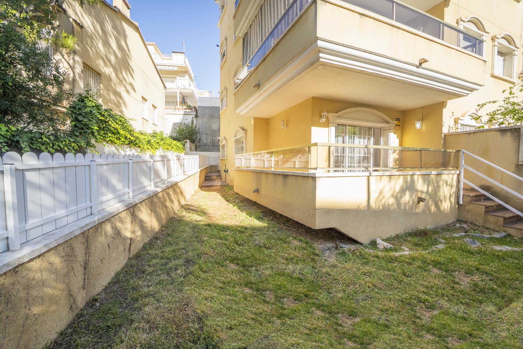 For sale of ground floor in Coma - Ruga