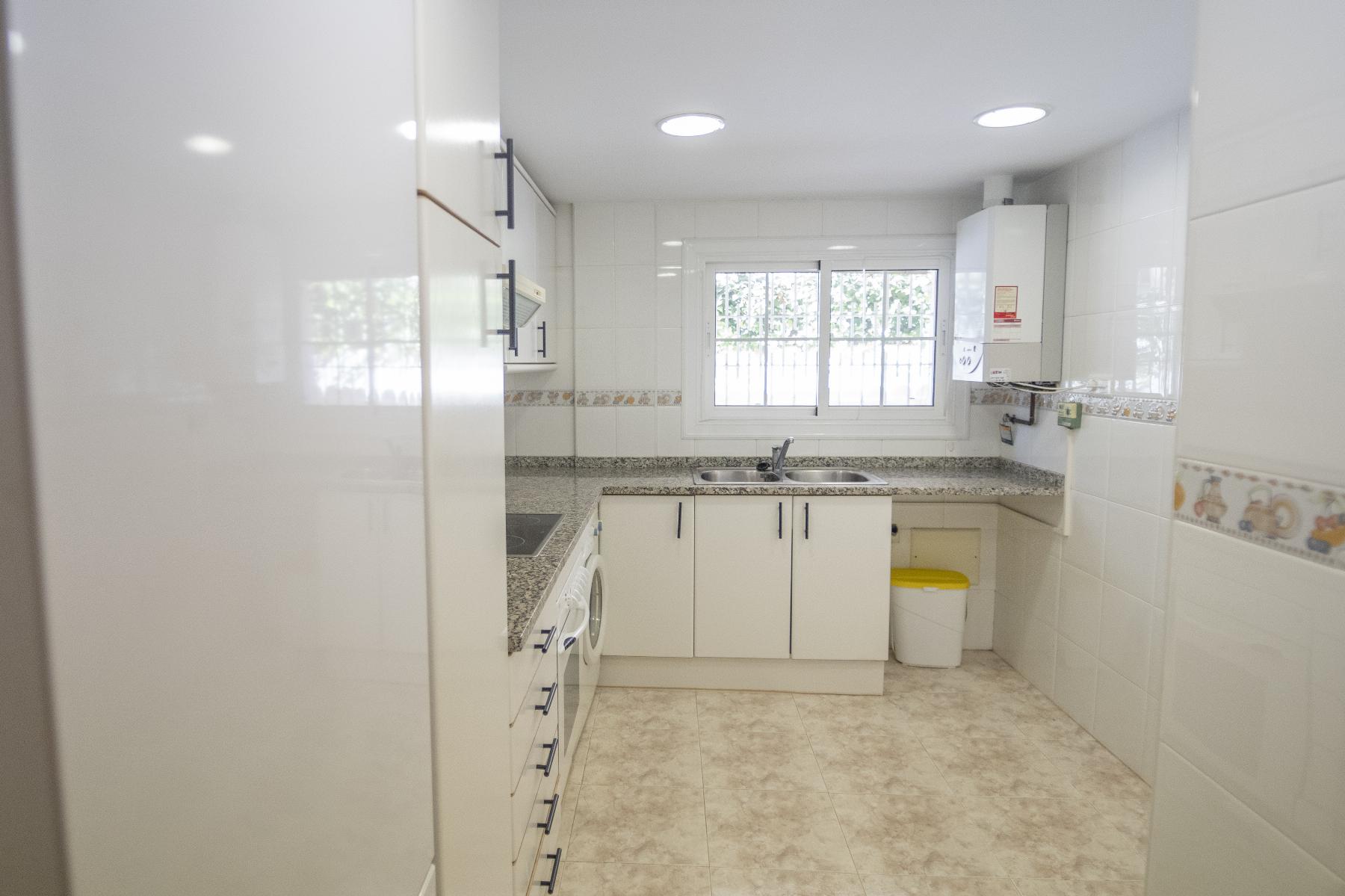 For sale of ground floor in Coma - Ruga