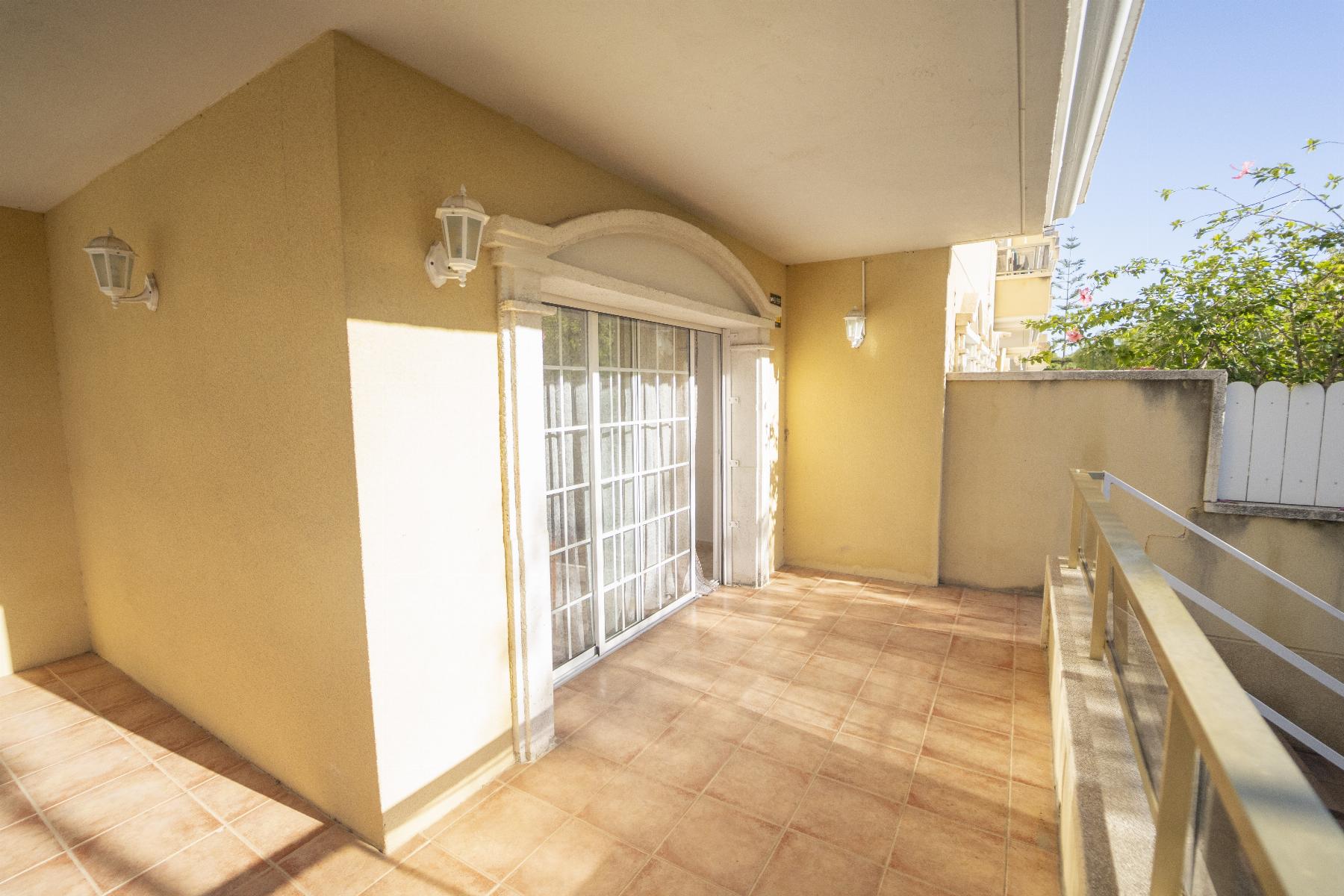 For sale of ground floor in Coma - Ruga