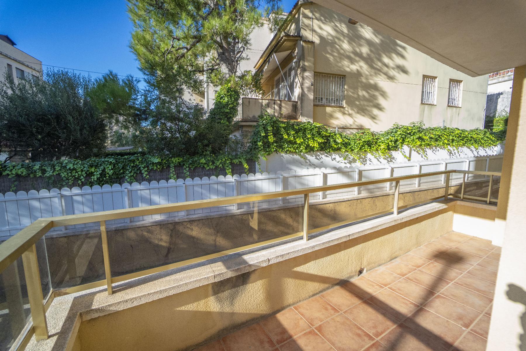 For sale of ground floor in Coma - Ruga