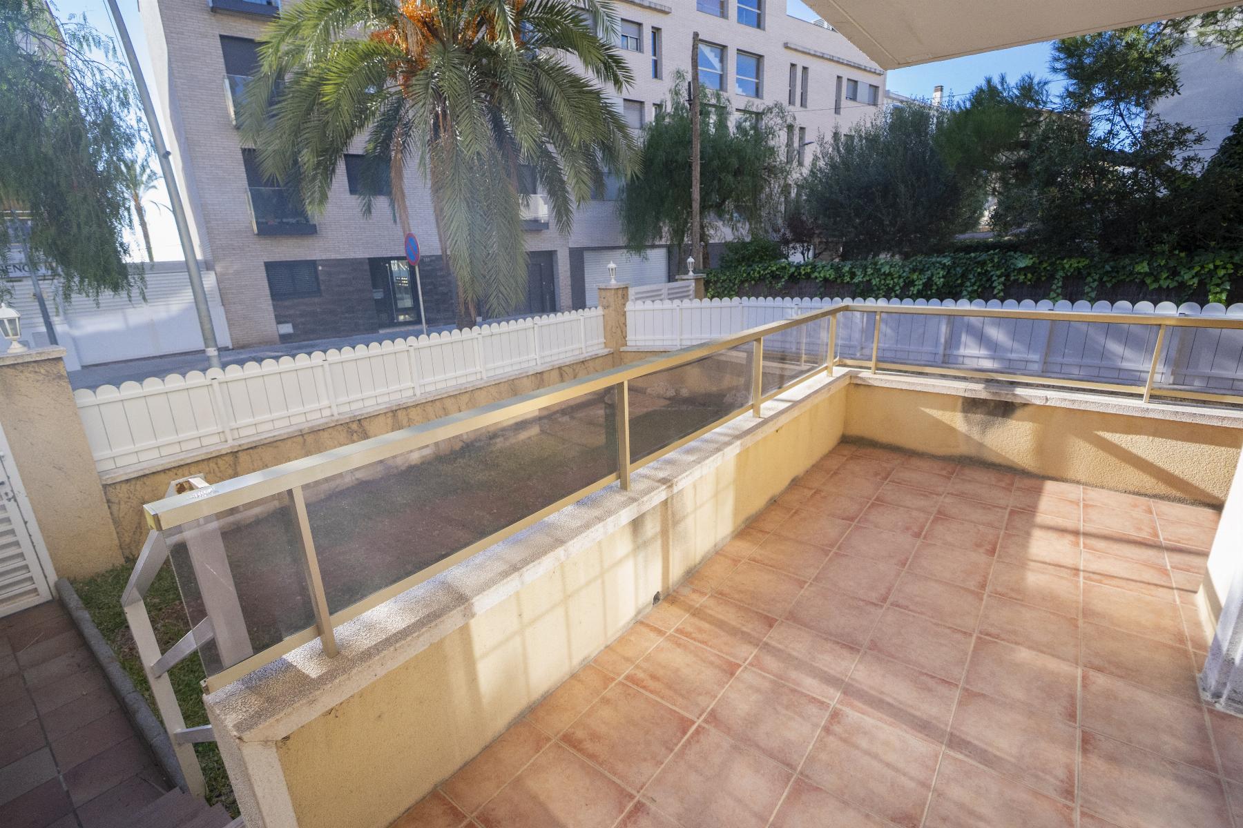 For sale of ground floor in Coma - Ruga