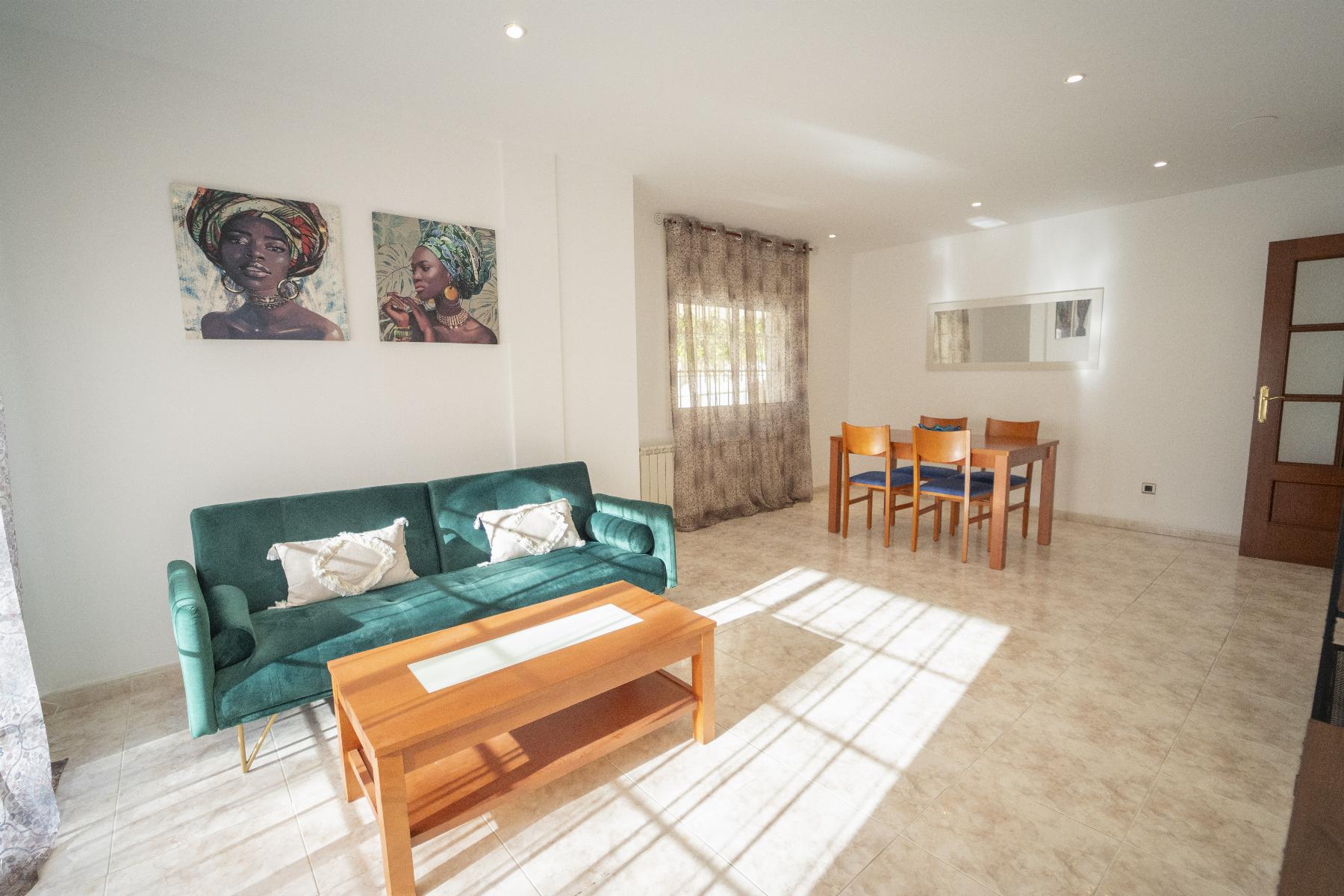 For sale of ground floor in Coma - Ruga