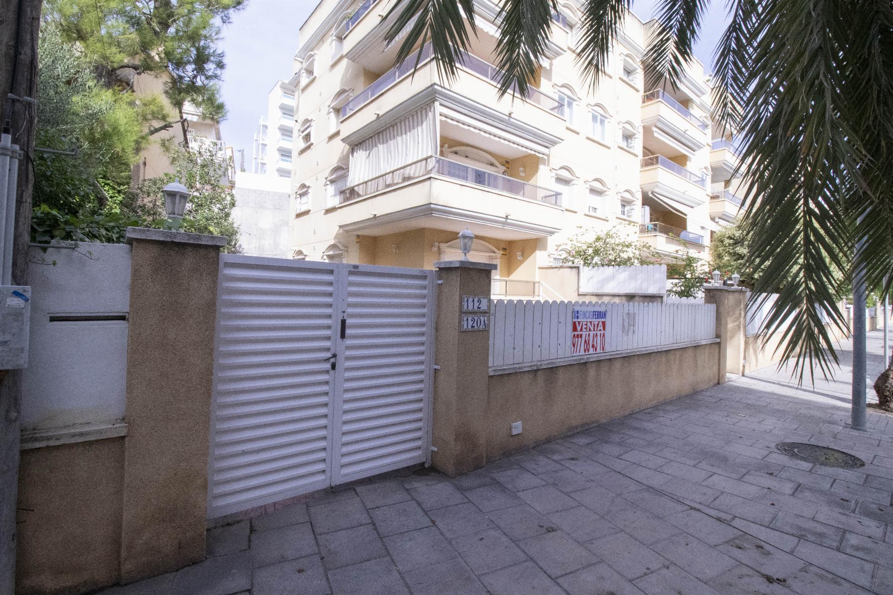 For sale of ground floor in Coma - Ruga