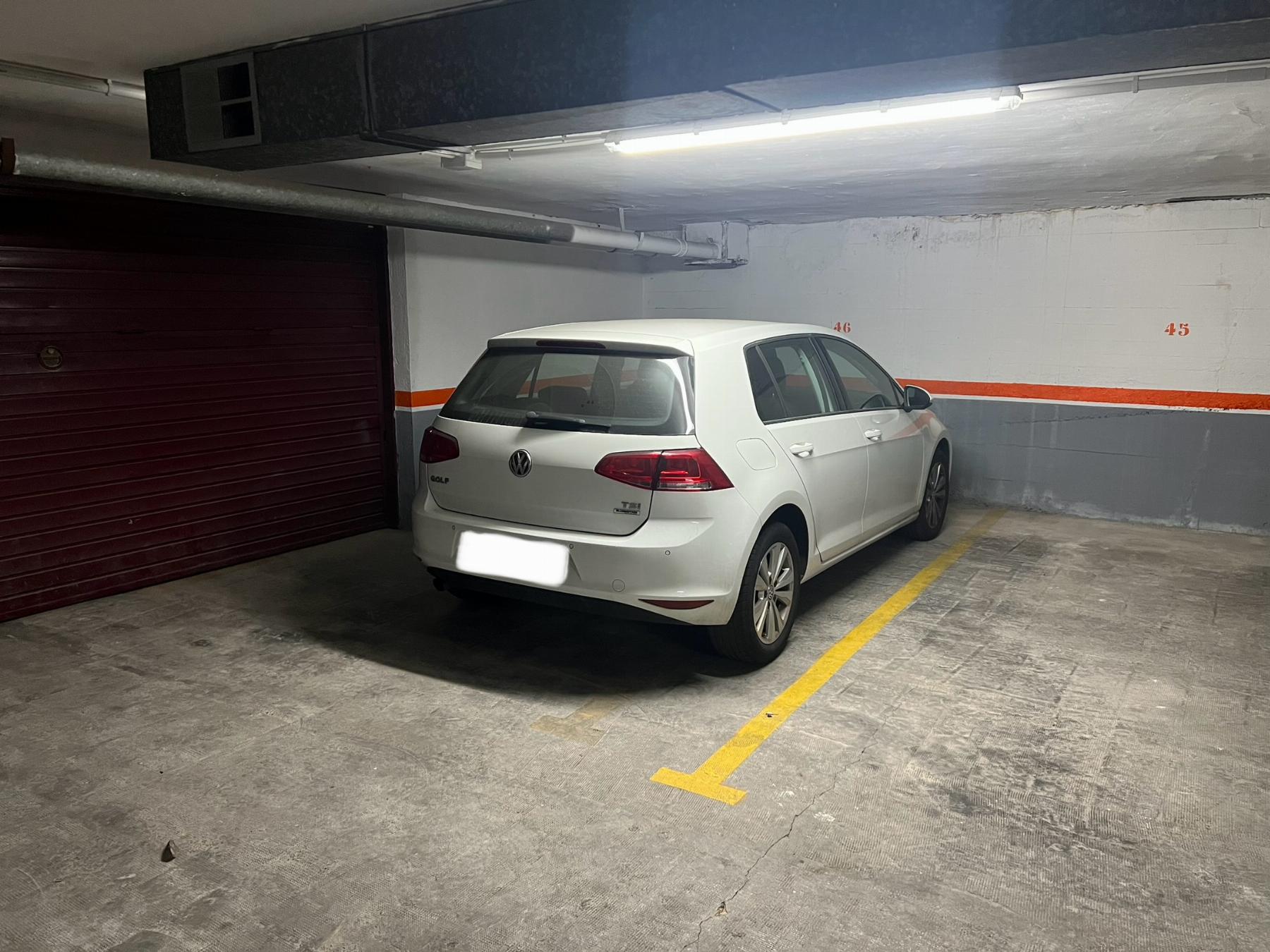 Myynti
 from
 autotalli sisään

 Coma - Ruga