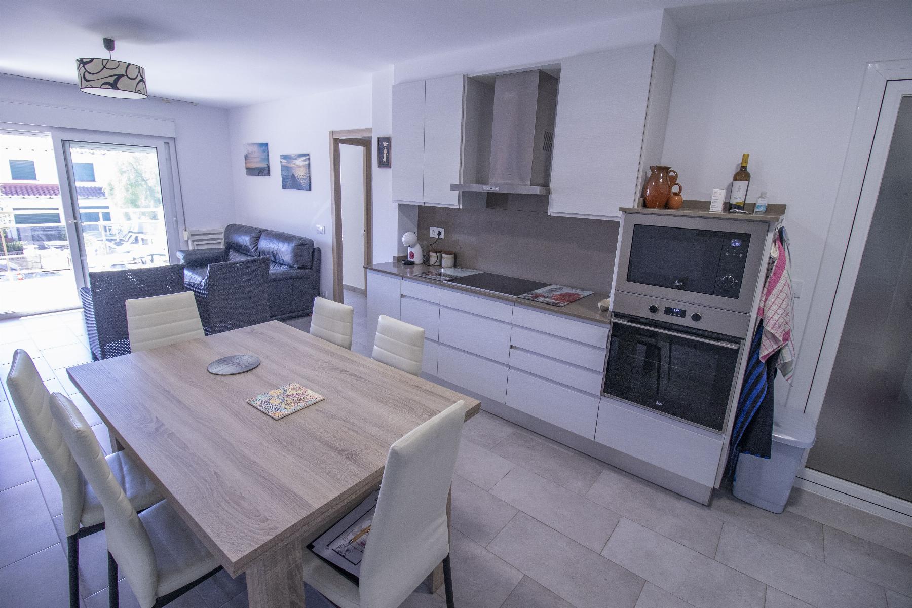 De vânzare din apartament în Coma - Ruga
