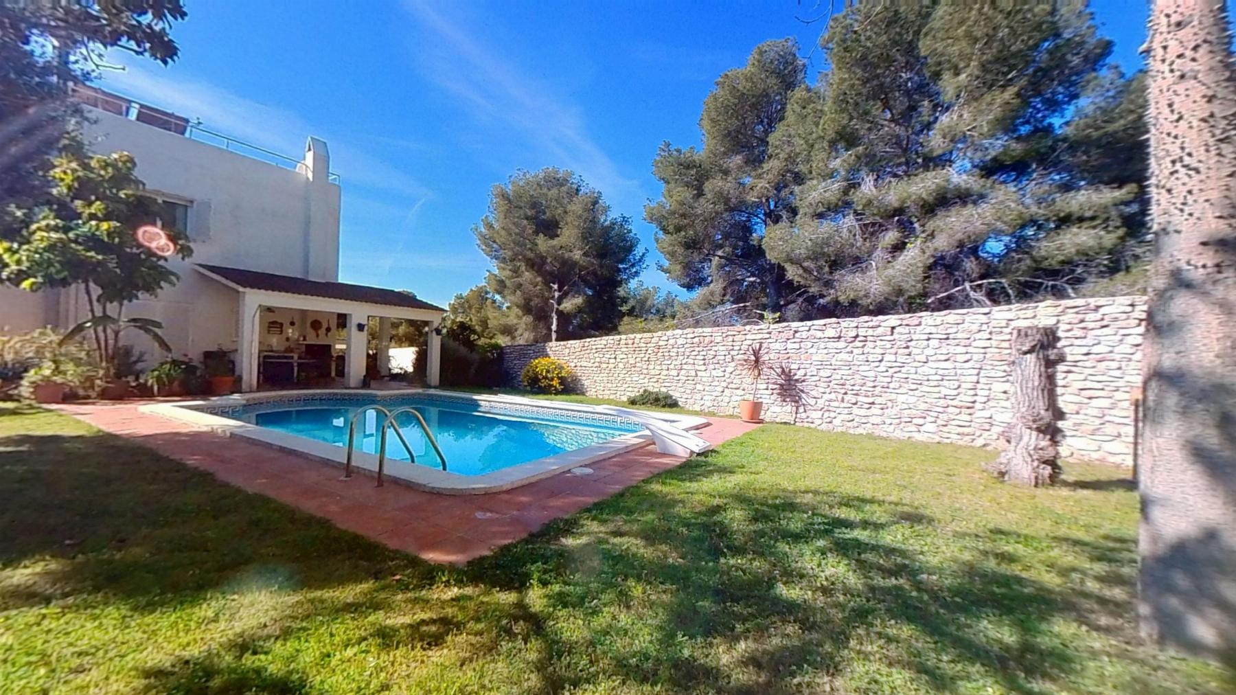 Venta de casa en Coma - Ruga