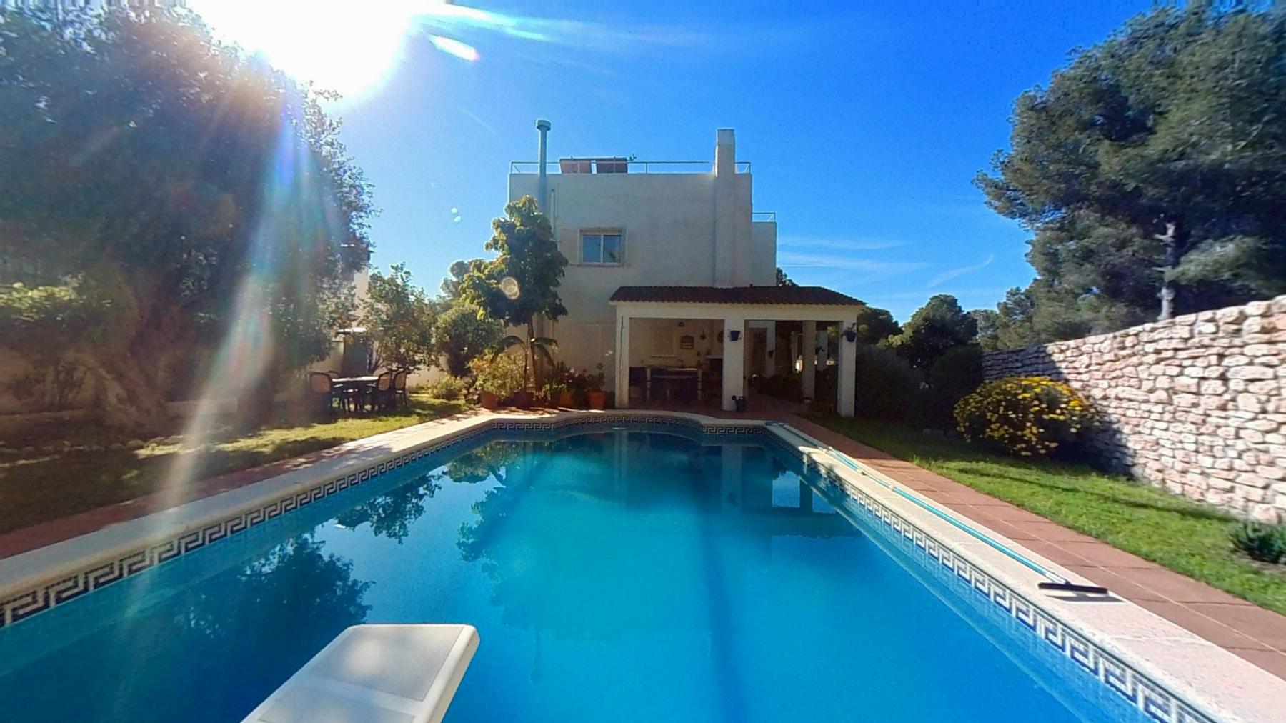 Venta de casa en Coma - Ruga