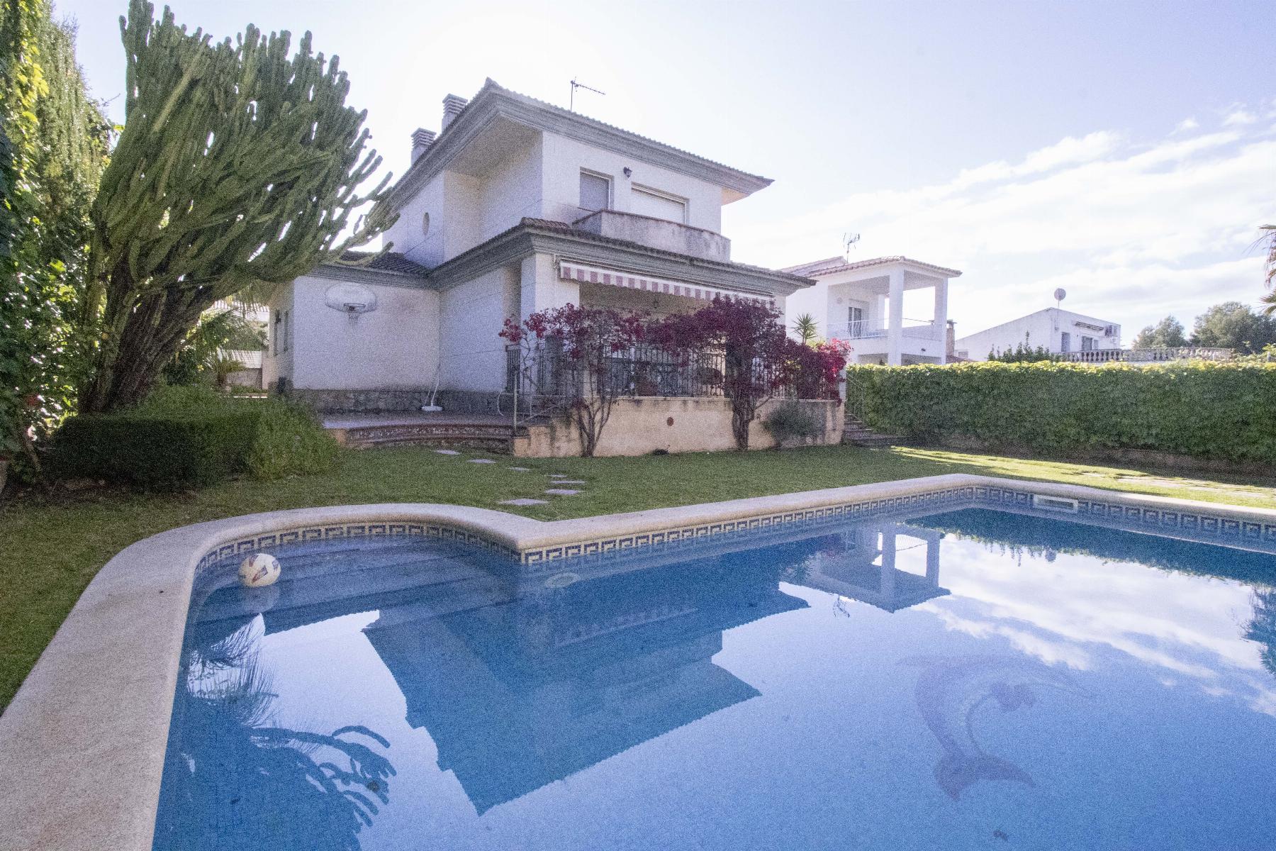Venta de casa en Coma - Ruga