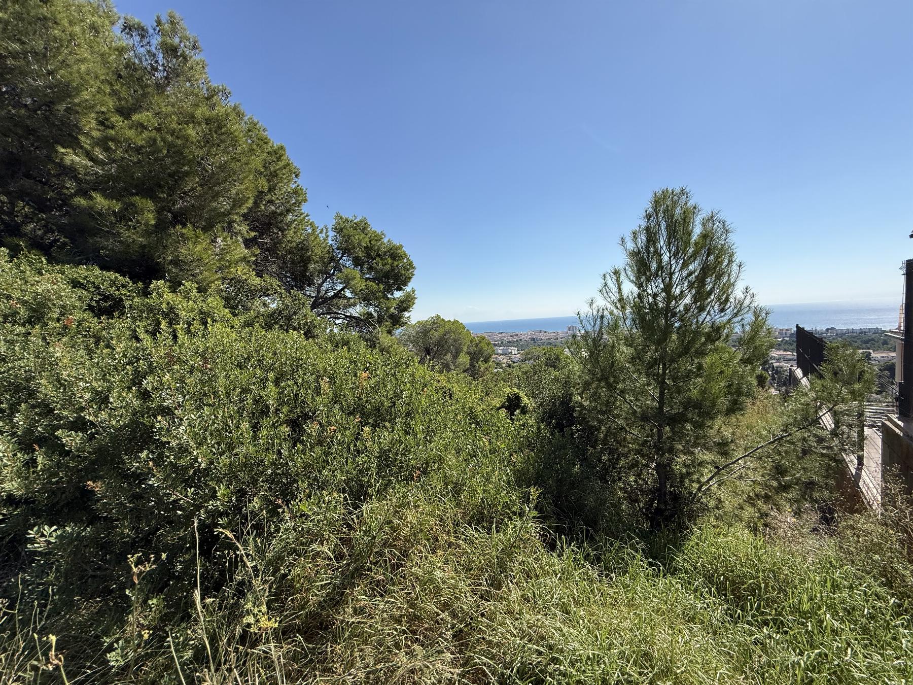 Venta de terreno en Coma - Ruga