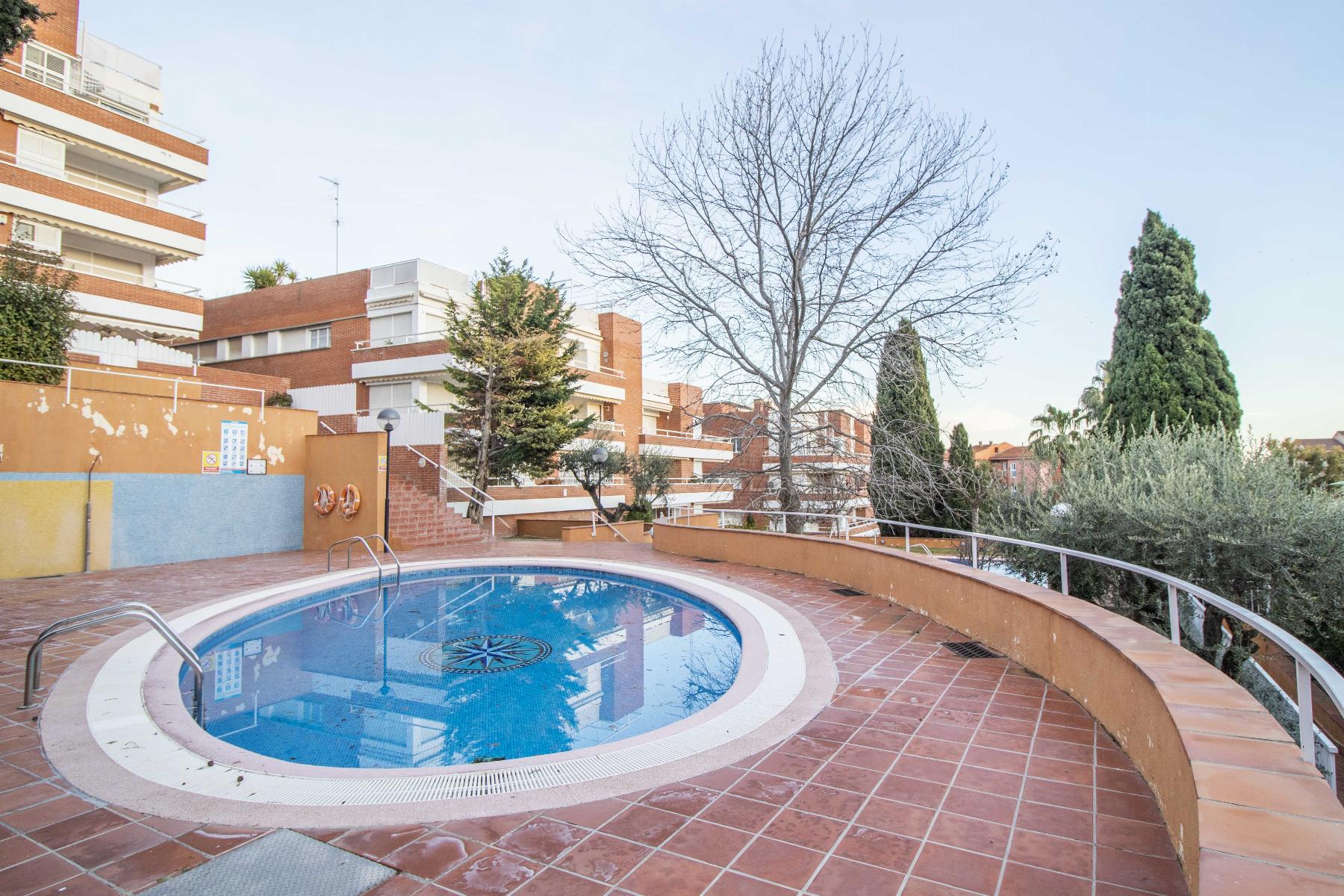 Venta de planta baja en Coma - Ruga