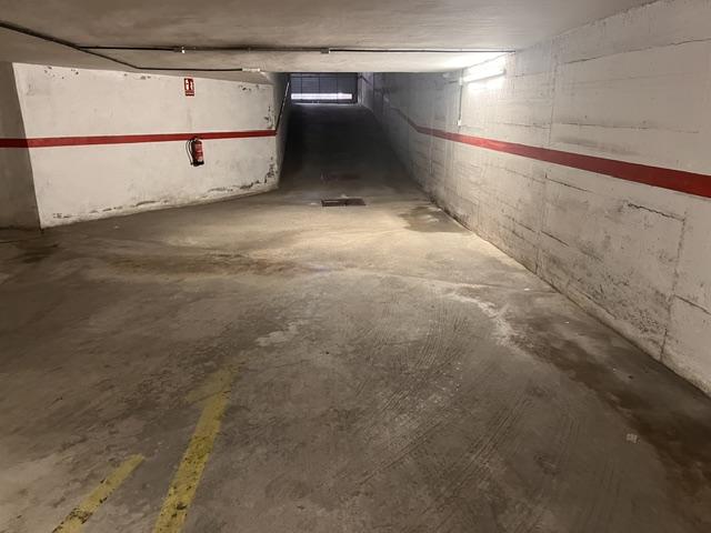 Venta de garaje en Coma - Ruga