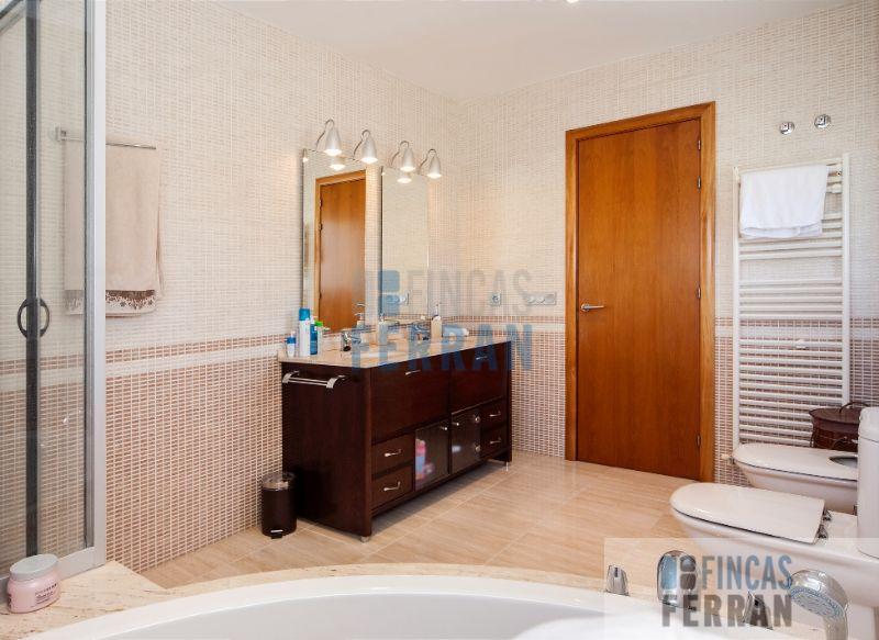 For sale of house in Coma - Ruga