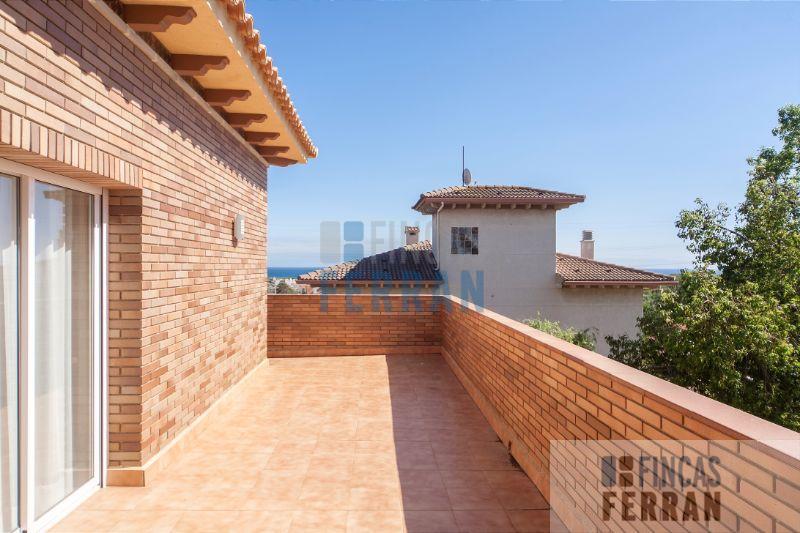 For sale of house in Coma - Ruga