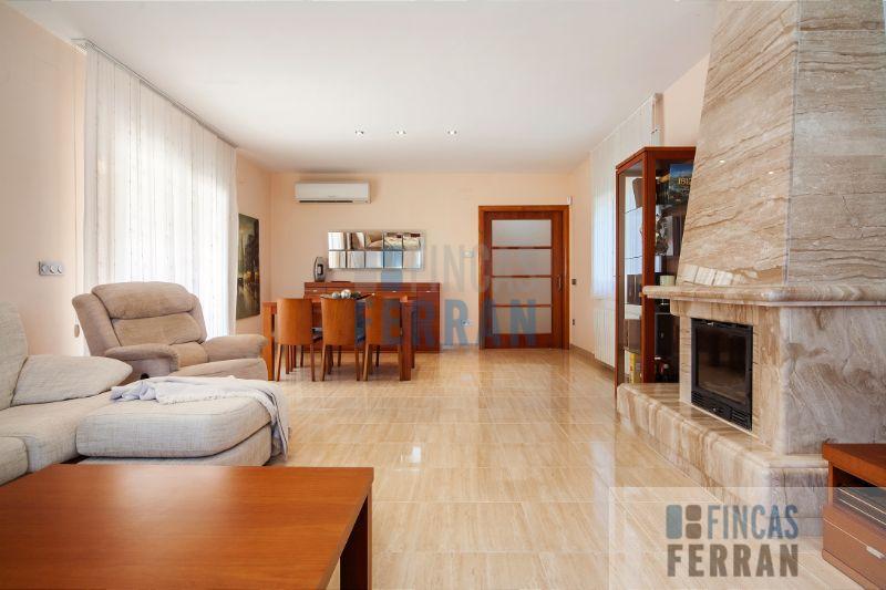 For sale of house in Coma - Ruga