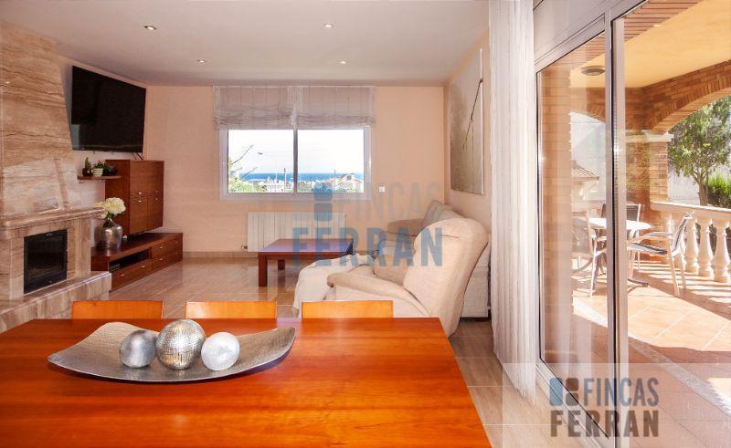 For sale of house in Coma - Ruga
