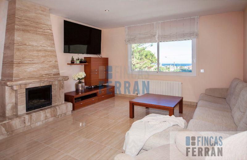 For sale of house in Coma - Ruga