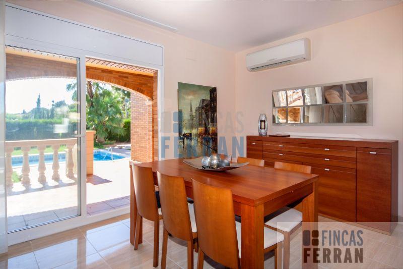 For sale of house in Coma - Ruga
