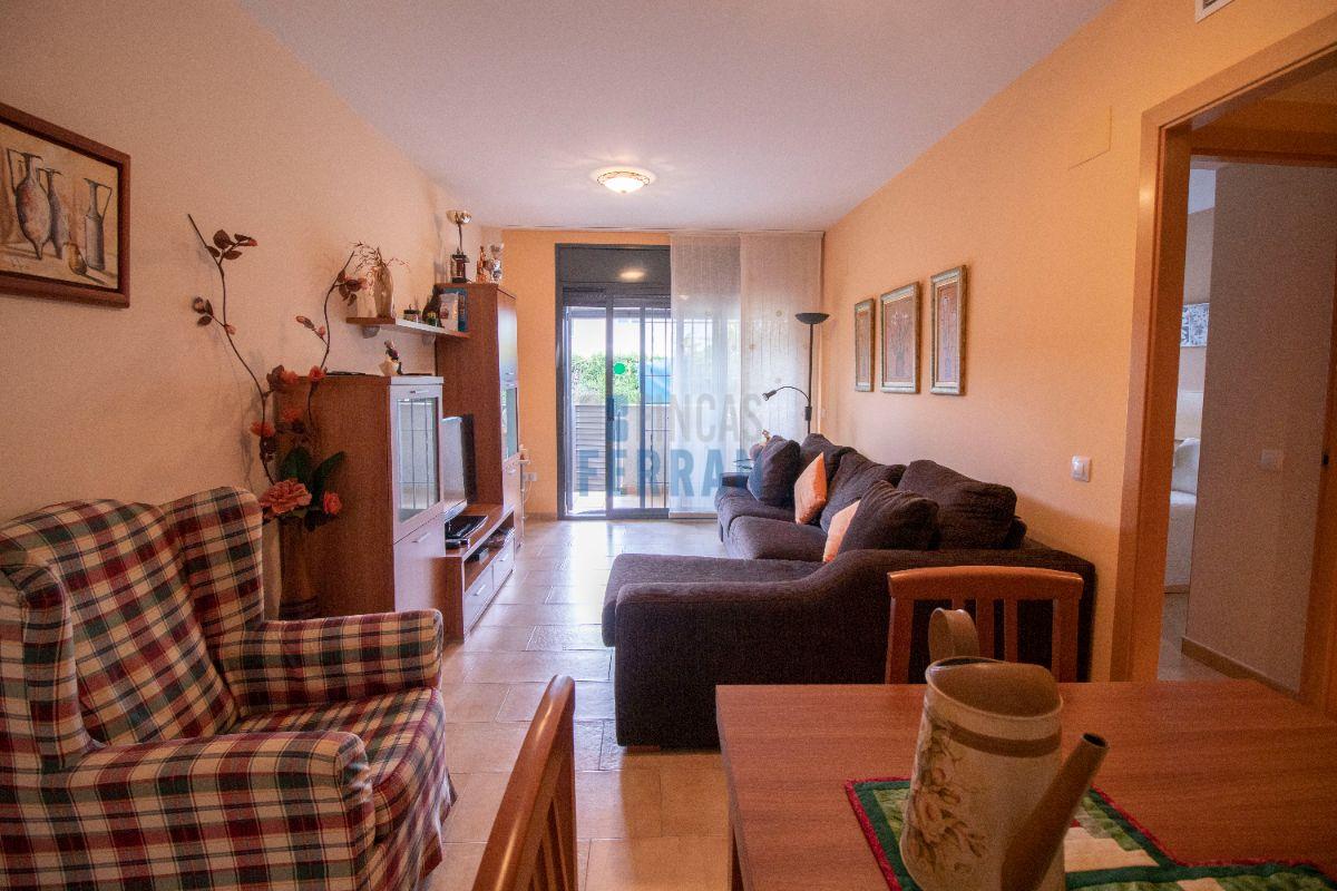 For sale of ground floor in Coma - Ruga