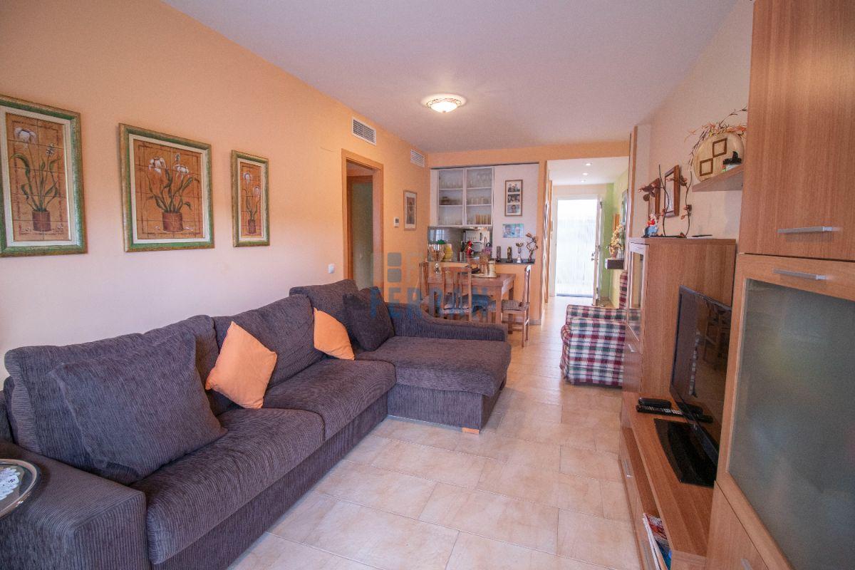 For sale of ground floor in Coma - Ruga