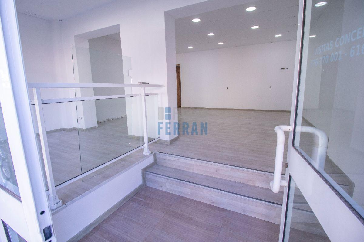 For rent of commercial in Coma - Ruga