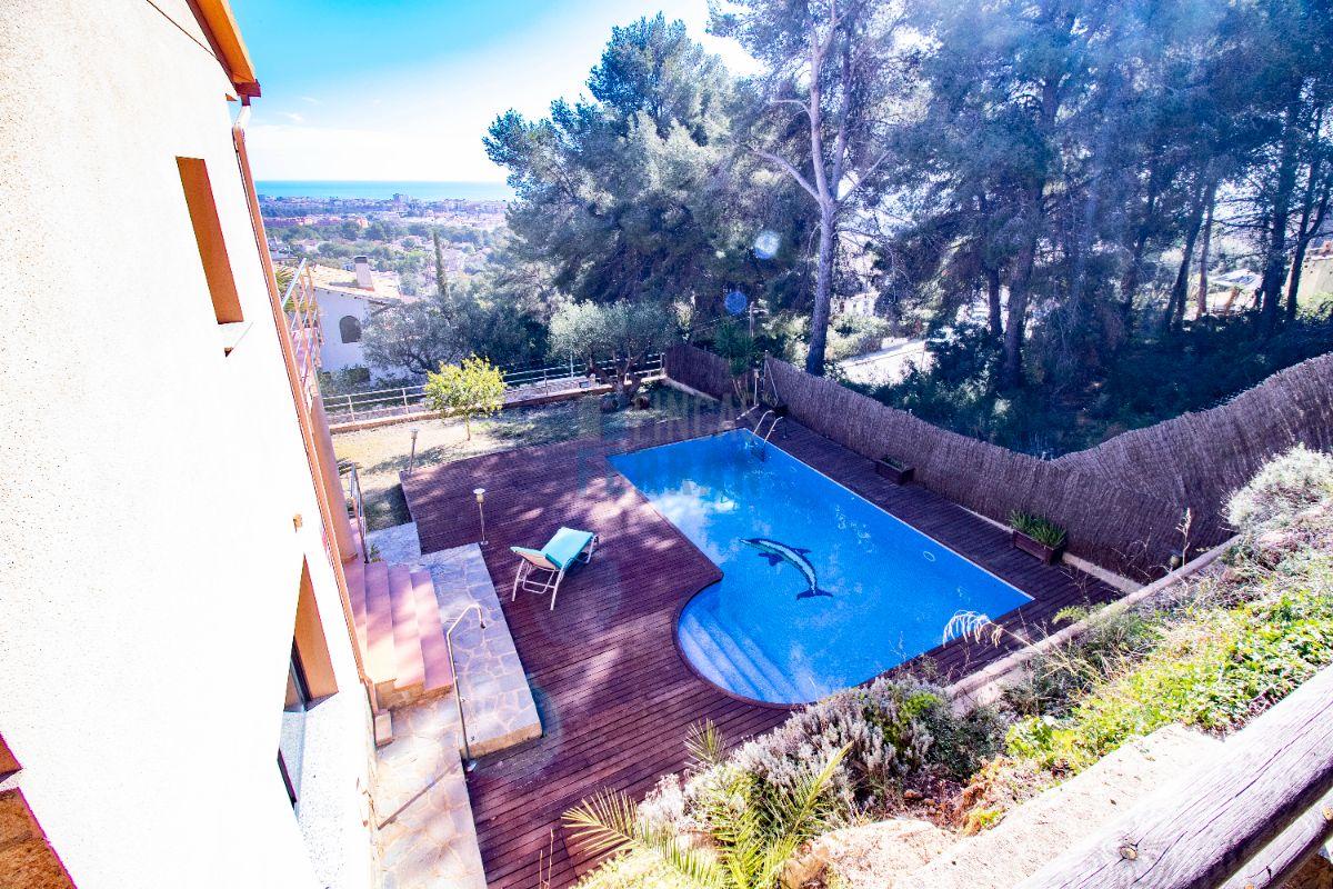 For sale of house in Coma - Ruga