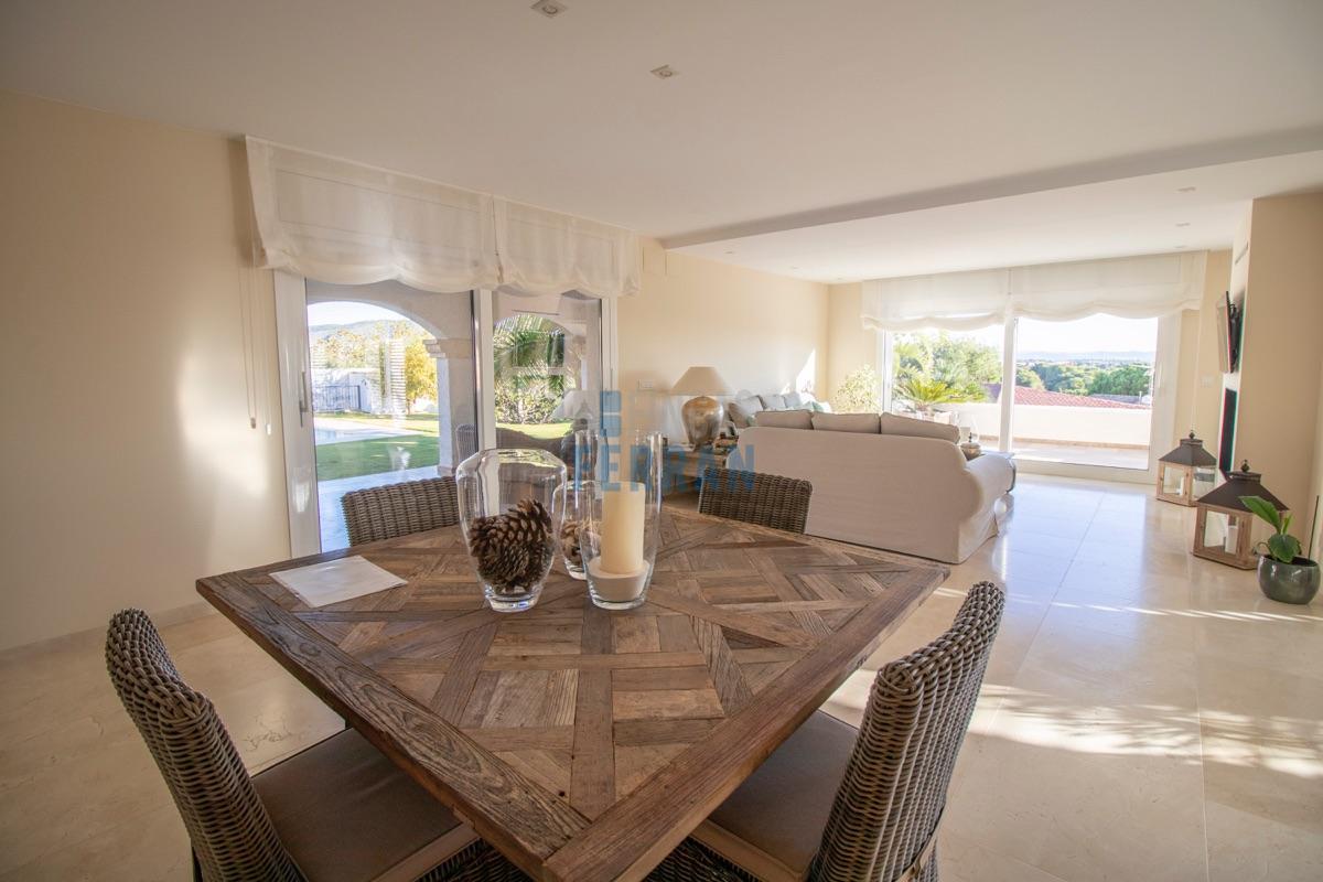 Venda de casa a Roda de Barà