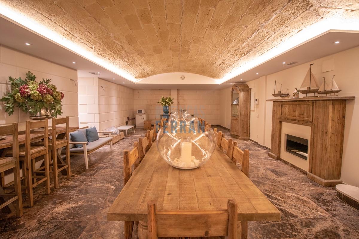 Venda de casa a Roda de Barà