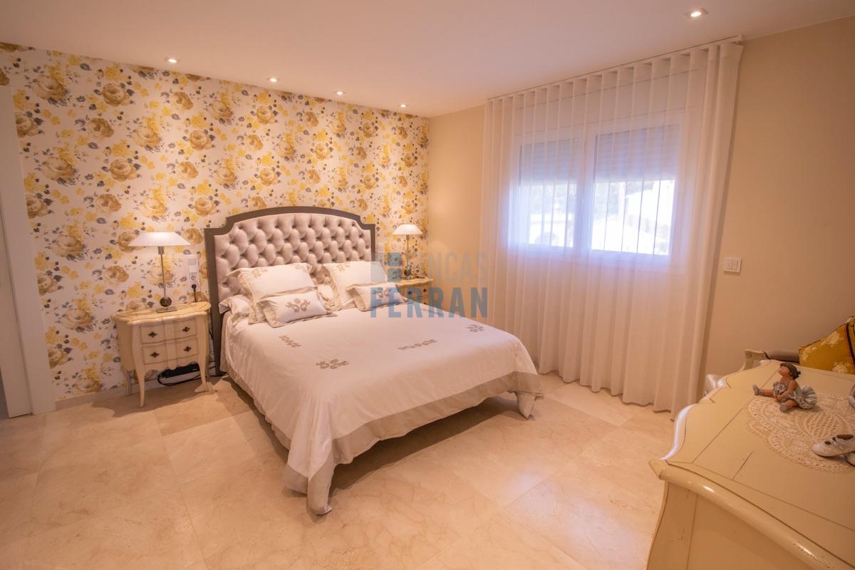 Venda de casa a Roda de Barà