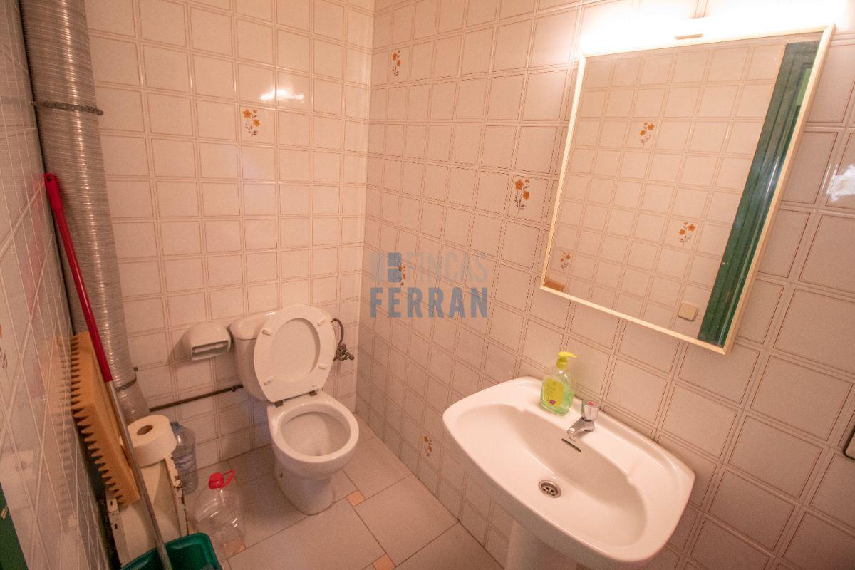 For sale of commercial in Coma - Ruga