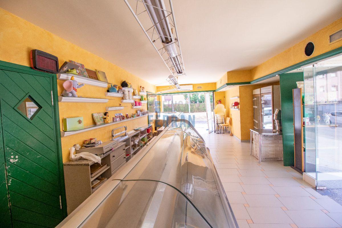 For sale of commercial in Coma - Ruga