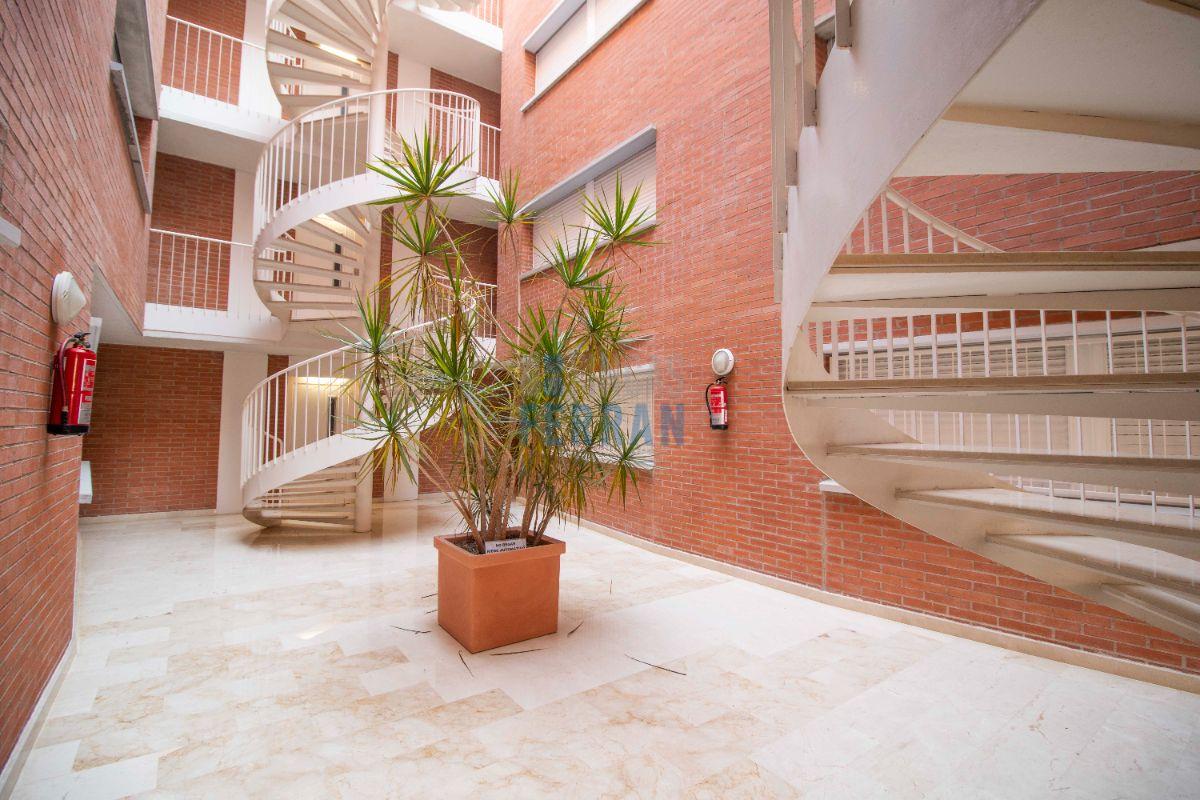 For sale of ground floor in Coma - Ruga