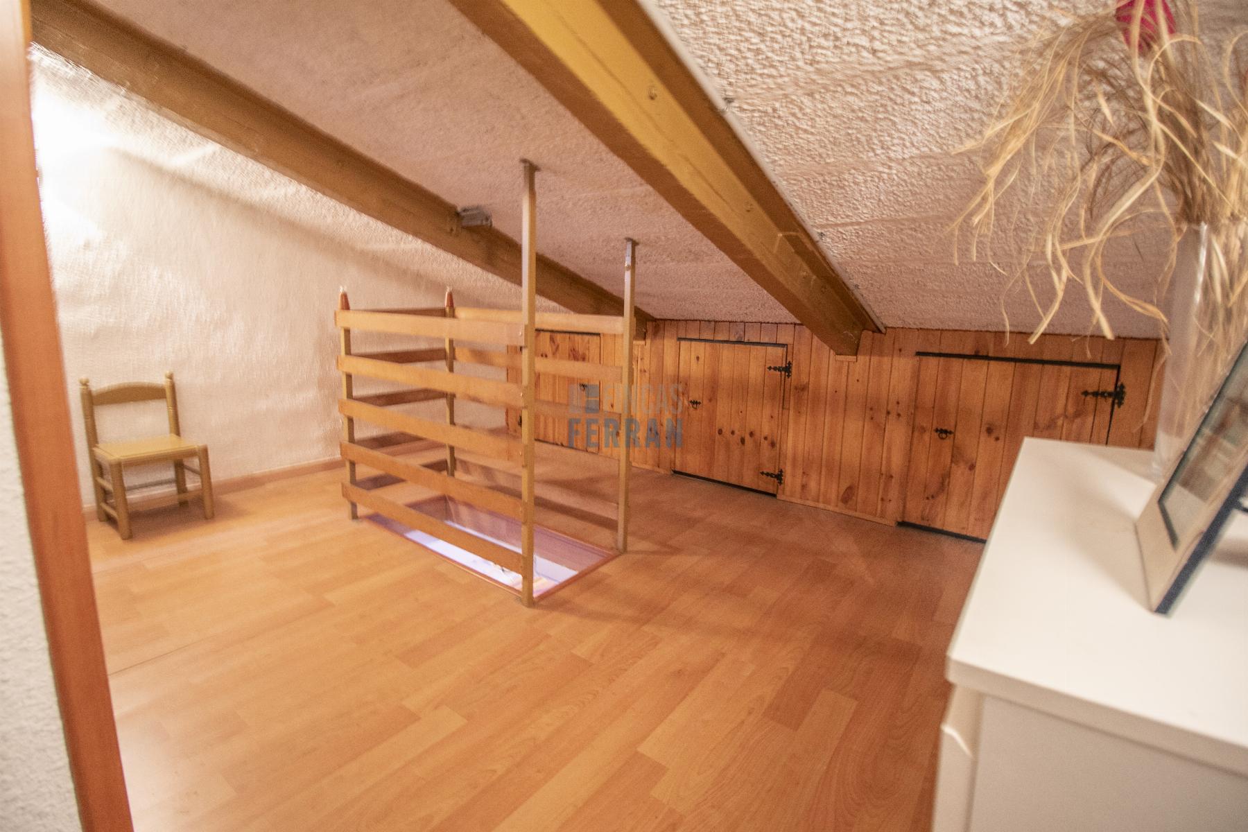 For sale of house in Coma - Ruga