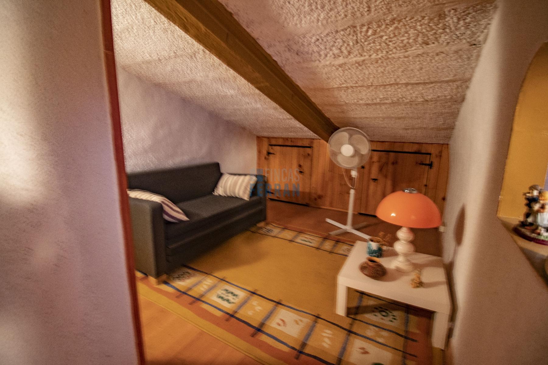 For sale of house in Coma - Ruga