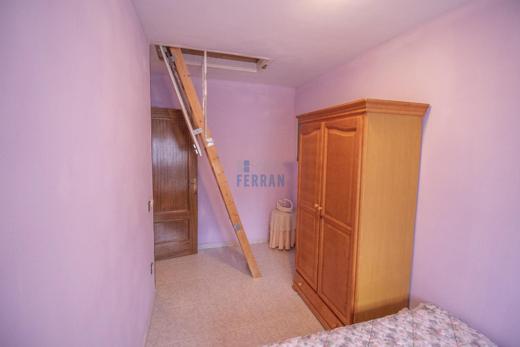 For sale of house in Coma - Ruga