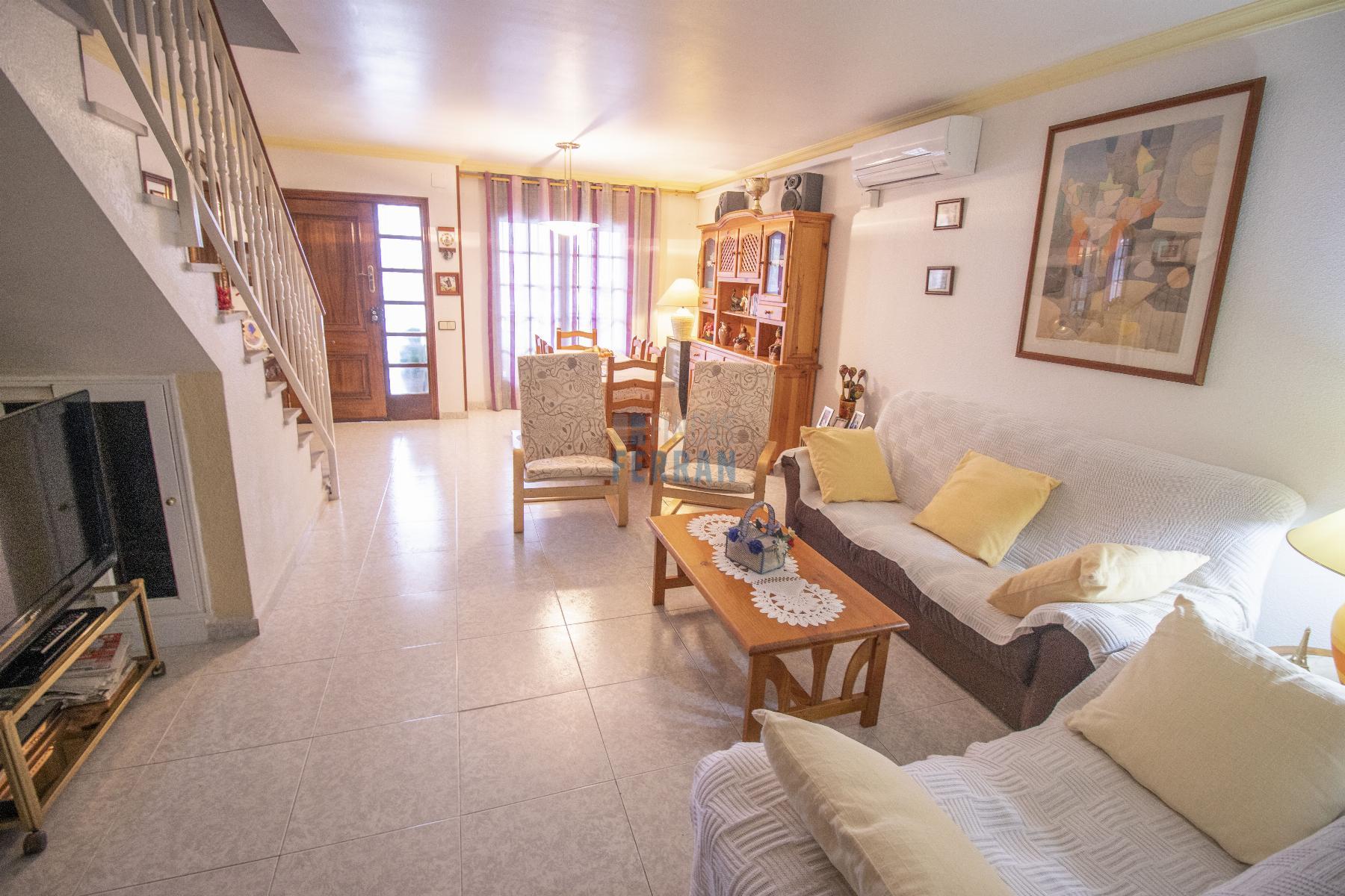 For sale of house in Coma - Ruga