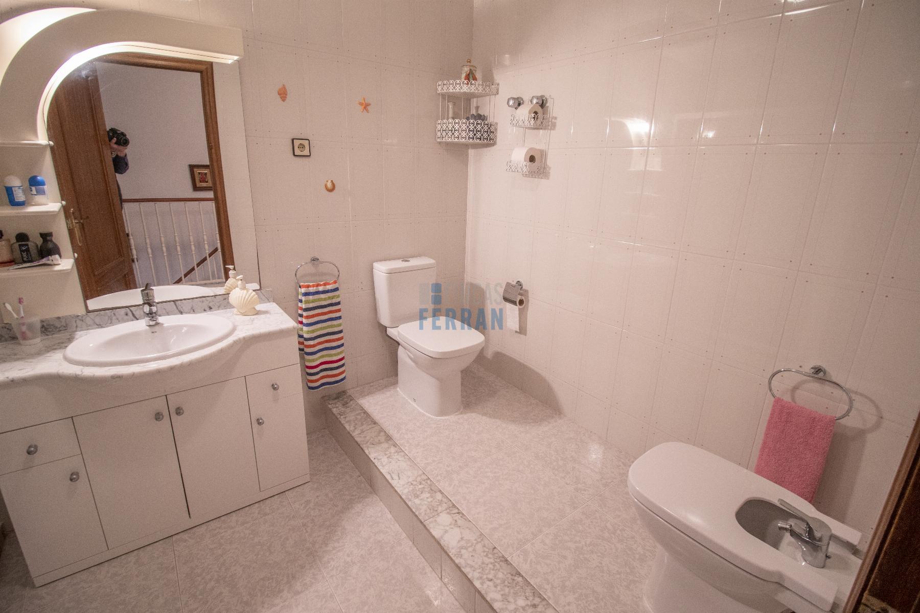For sale of house in Coma - Ruga