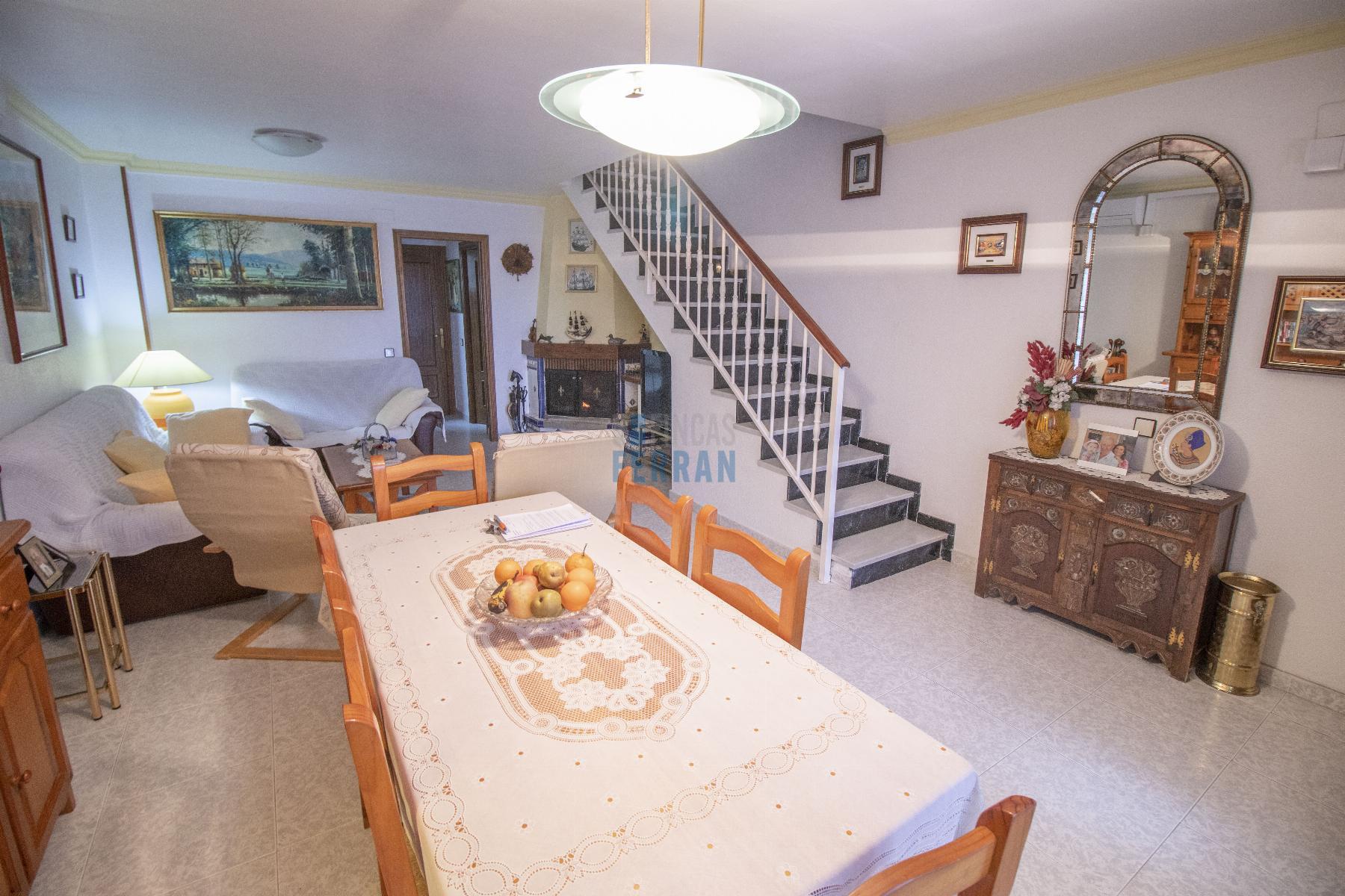 For sale of house in Coma - Ruga