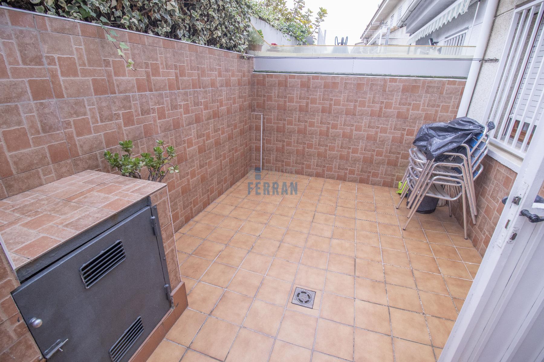 For sale of house in Coma - Ruga